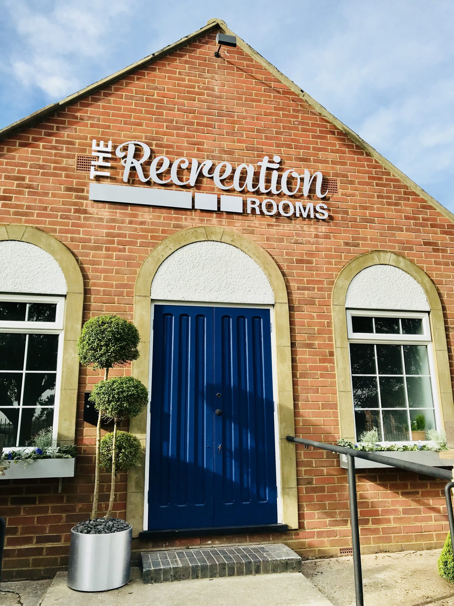 Leighton-Linslade recreation rooms