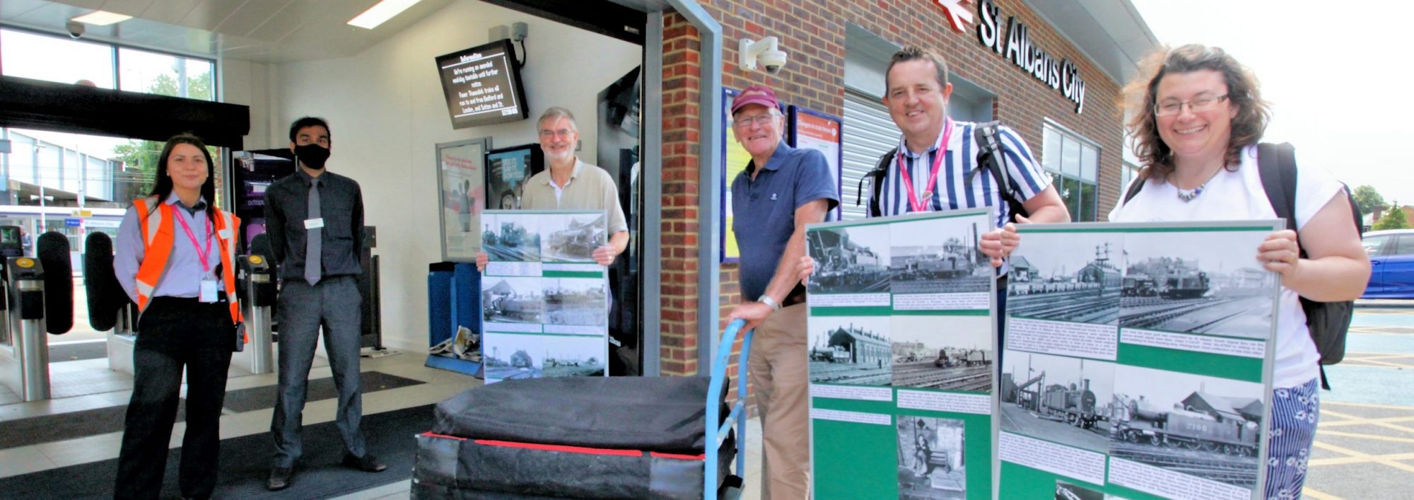 Photo exhibition now arriving on platform 4